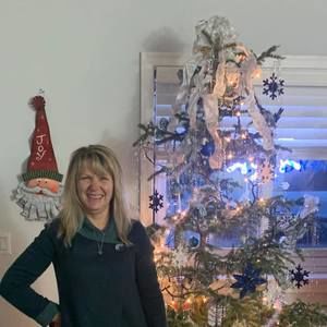 Meet your Posher, Holly